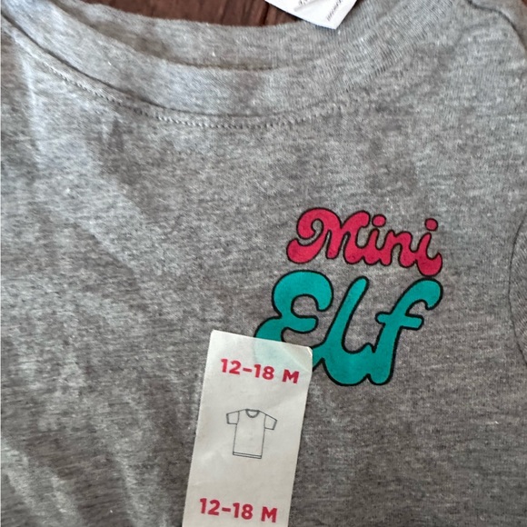 Old Navy Gray Kids Mini Elf Baby Tee - Picture 3 of 5